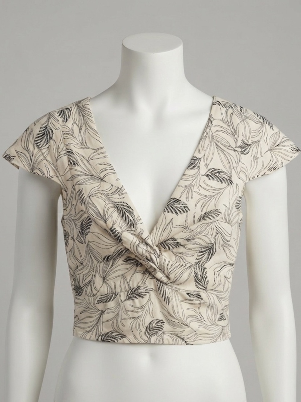 Midnight Sky Beige & Black Print Smocked Top Women’s Medium